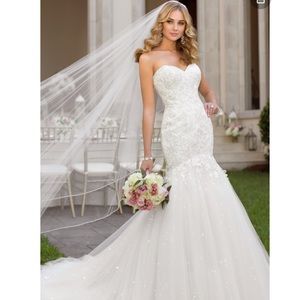 🆕 Stella York Bridal Gown including Veil